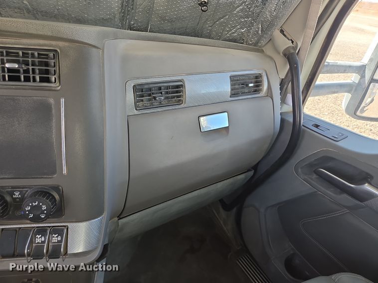 image for item DO2523 2016 Kenworth T880 ready mix truck