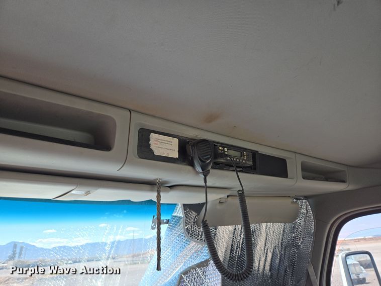 image for item DO2523 2016 Kenworth T880 ready mix truck