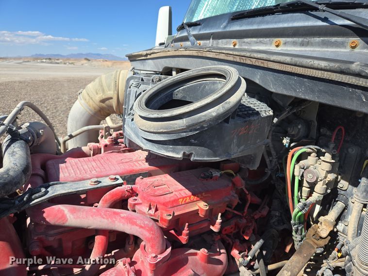 image for item DO2523 2016 Kenworth T880 ready mix truck