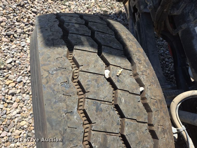 image for item DO2523 2016 Kenworth T880 ready mix truck