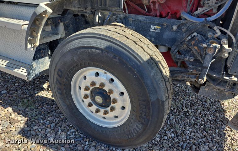 image for item DO2523 2016 Kenworth T880 ready mix truck