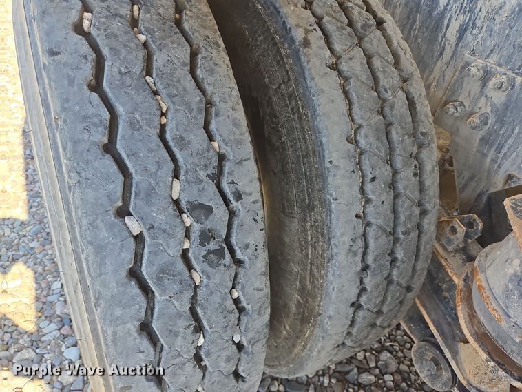 image for item DO2523 2016 Kenworth T880 ready mix truck