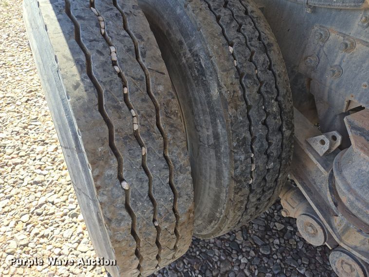 image for item DO2523 2016 Kenworth T880 ready mix truck