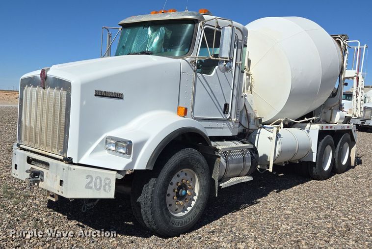 image for item DO2524 2015 Kenworth T800 ready mix truck