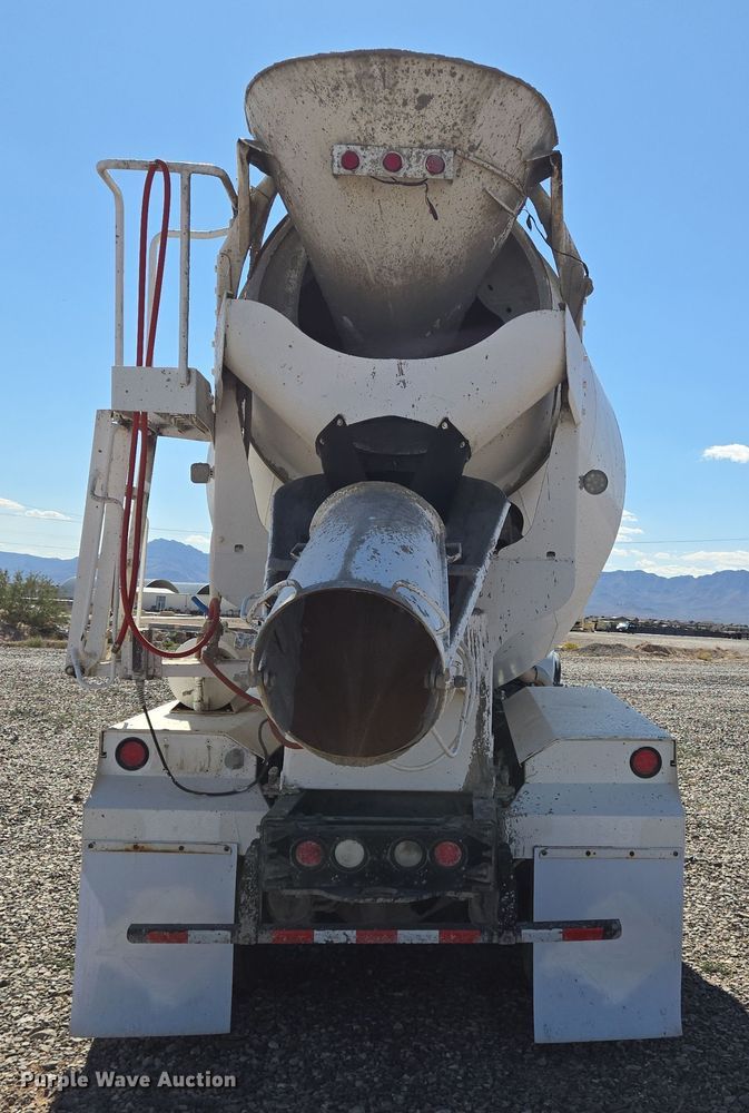 image for item DO2524 2015 Kenworth T800 ready mix truck