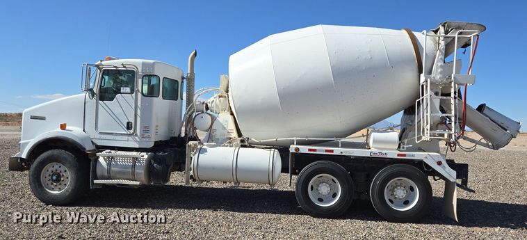 image for item DO2524 2015 Kenworth T800 ready mix truck