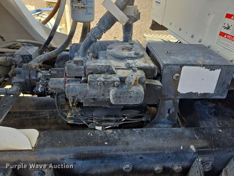 image for item DO2524 2015 Kenworth T800 ready mix truck