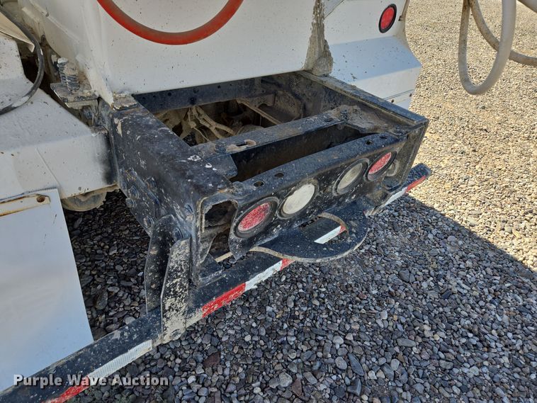 image for item DO2524 2015 Kenworth T800 ready mix truck