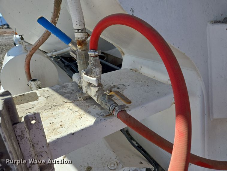 image for item DO2524 2015 Kenworth T800 ready mix truck