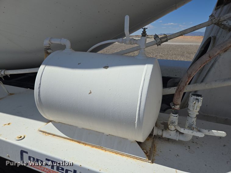 image for item DO2524 2015 Kenworth T800 ready mix truck