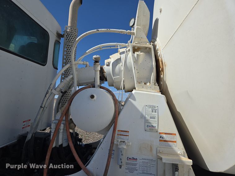 image for item DO2524 2015 Kenworth T800 ready mix truck