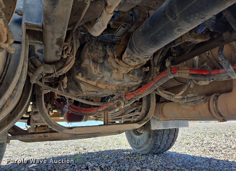 image for item DO2524 2015 Kenworth T800 ready mix truck