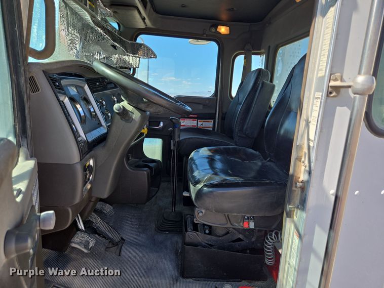 image for item DO2524 2015 Kenworth T800 ready mix truck