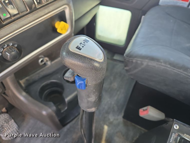 image for item DO2524 2015 Kenworth T800 ready mix truck