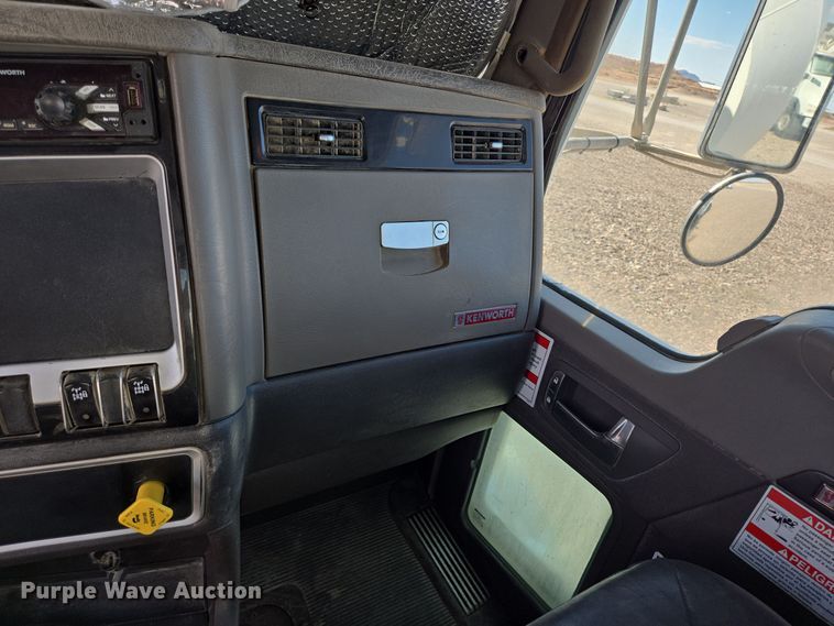 image for item DO2524 2015 Kenworth T800 ready mix truck