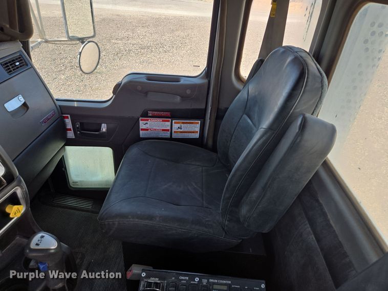 image for item DO2524 2015 Kenworth T800 ready mix truck