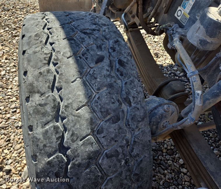 image for item DO2524 2015 Kenworth T800 ready mix truck