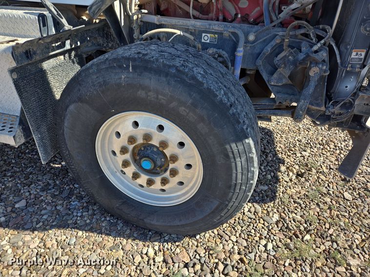 image for item DO2524 2015 Kenworth T800 ready mix truck