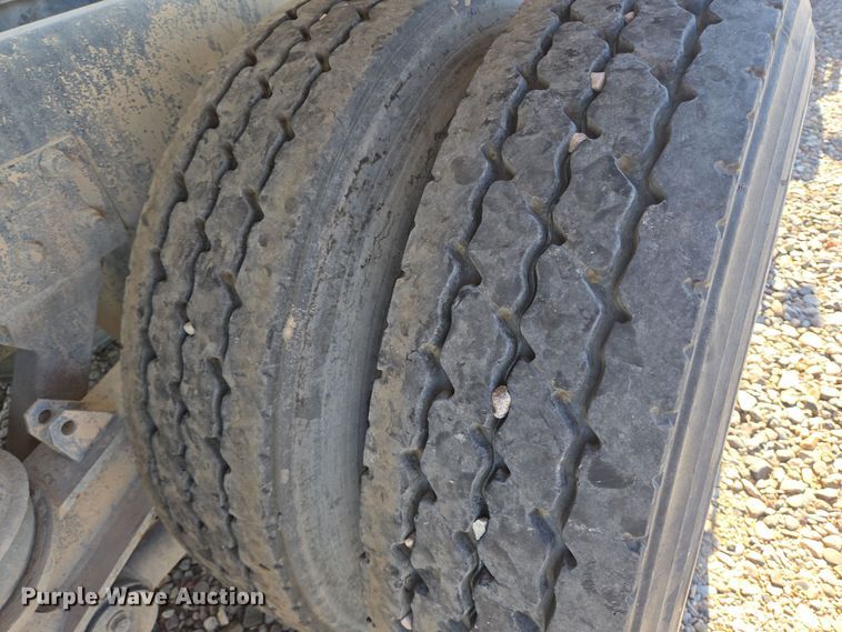 image for item DO2524 2015 Kenworth T800 ready mix truck