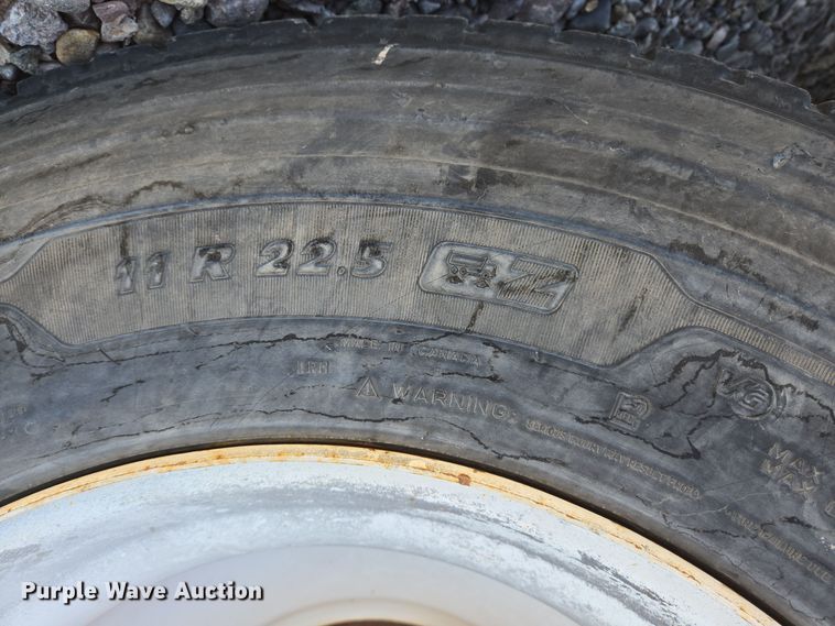 image for item DO2524 2015 Kenworth T800 ready mix truck