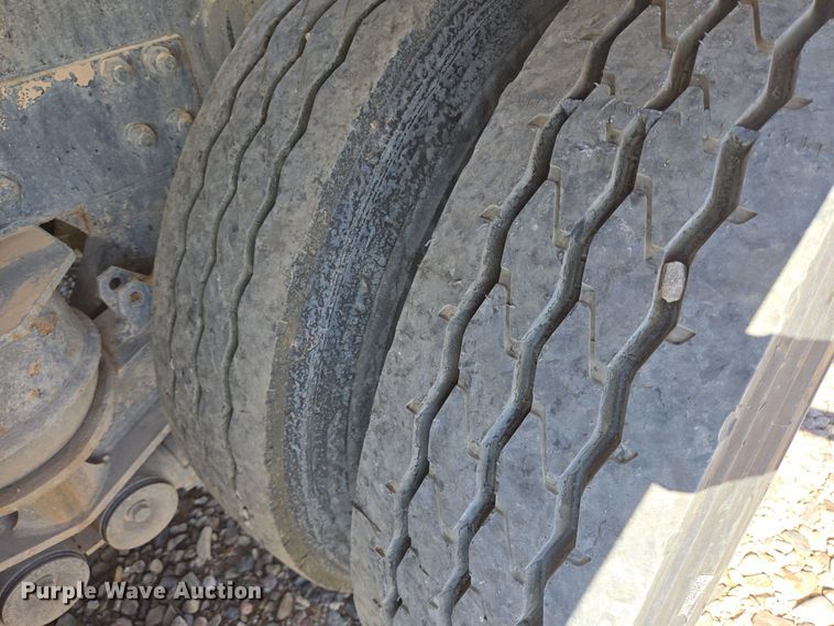 image for item DO2524 2015 Kenworth T800 ready mix truck