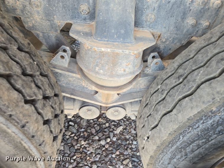 image for item DO2524 2015 Kenworth T800 ready mix truck