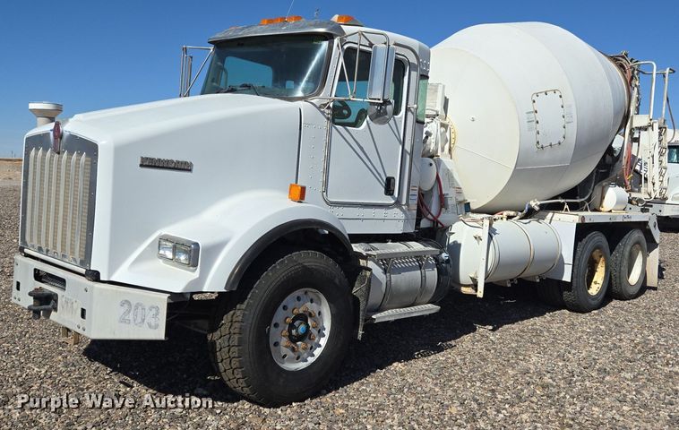image for item DO2525 2015 Kenworth T800 ready mix truck
