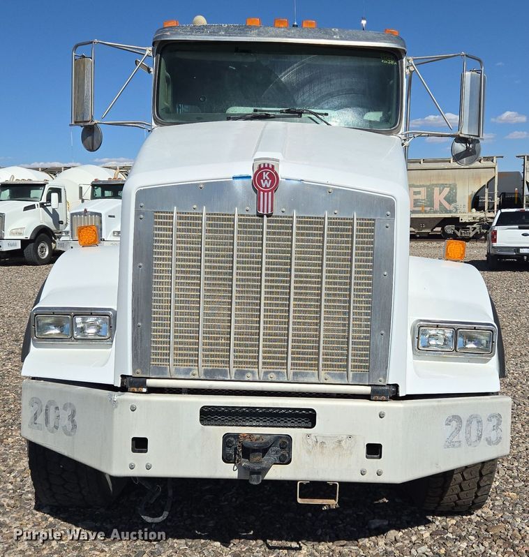 image for item DO2525 2015 Kenworth T800 ready mix truck