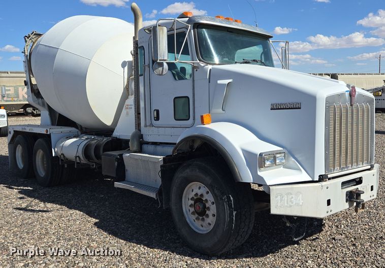 image for item DO2525 2015 Kenworth T800 ready mix truck
