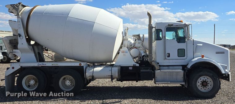 image for item DO2525 2015 Kenworth T800 ready mix truck