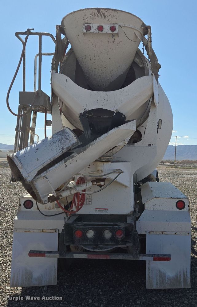 image for item DO2525 2015 Kenworth T800 ready mix truck