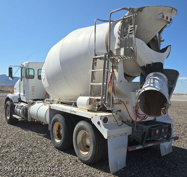 image for item DO2525 2015 Kenworth T800 ready mix truck