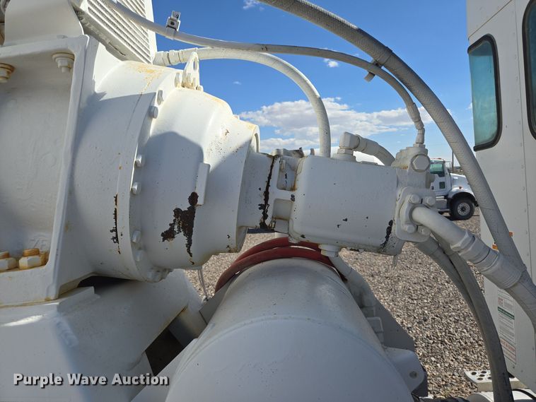 image for item DO2525 2015 Kenworth T800 ready mix truck