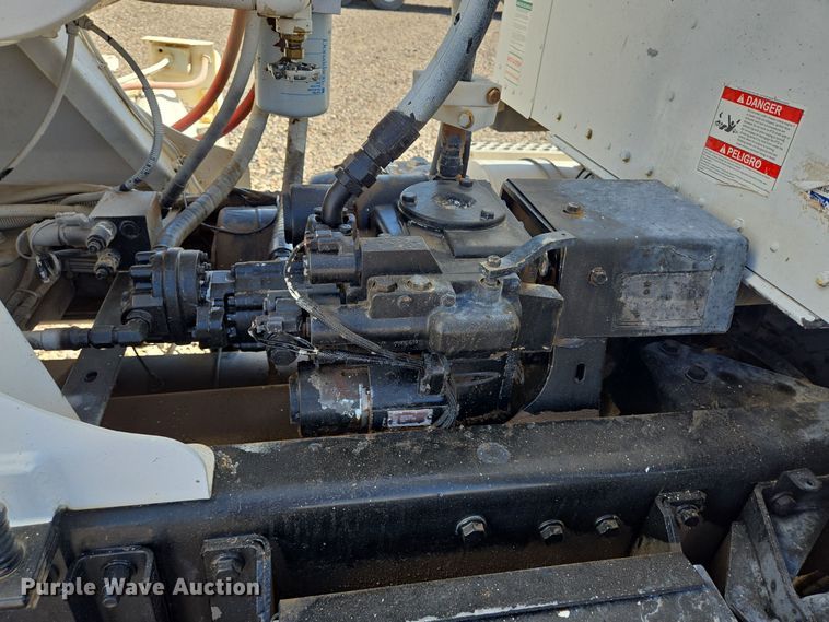 image for item DO2525 2015 Kenworth T800 ready mix truck