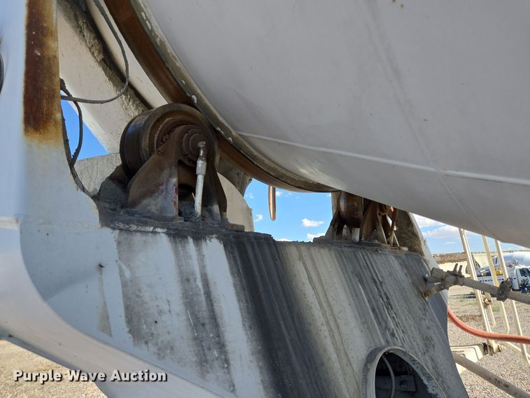 image for item DO2525 2015 Kenworth T800 ready mix truck