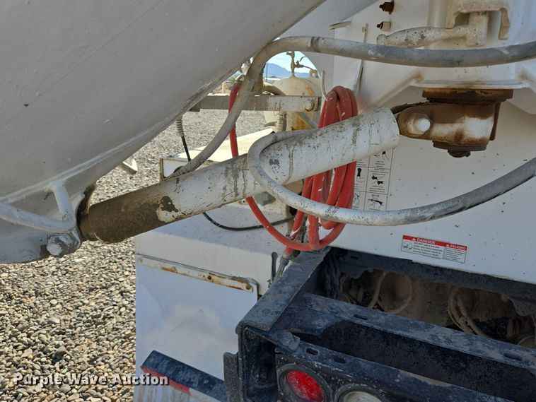 image for item DO2525 2015 Kenworth T800 ready mix truck