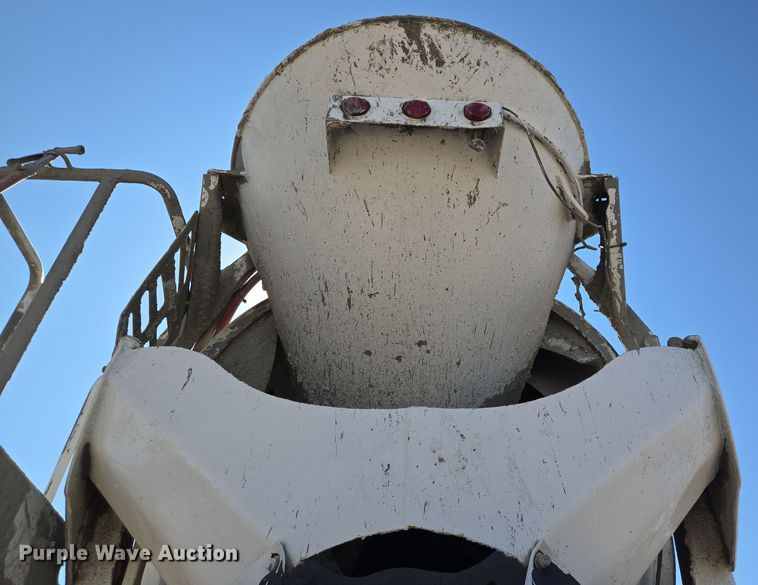 image for item DO2525 2015 Kenworth T800 ready mix truck