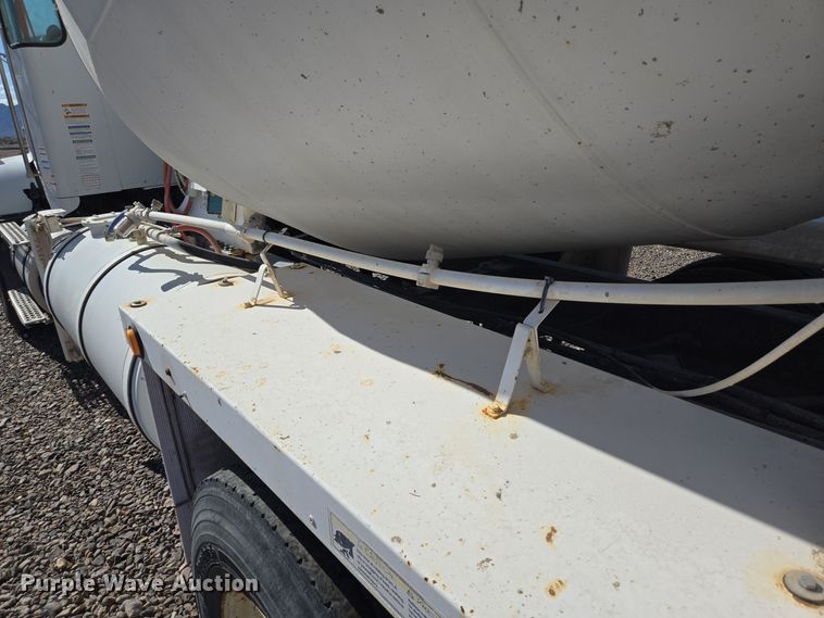 image for item DO2525 2015 Kenworth T800 ready mix truck