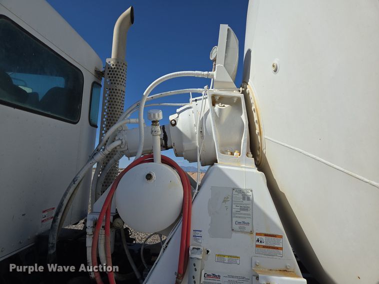 image for item DO2525 2015 Kenworth T800 ready mix truck