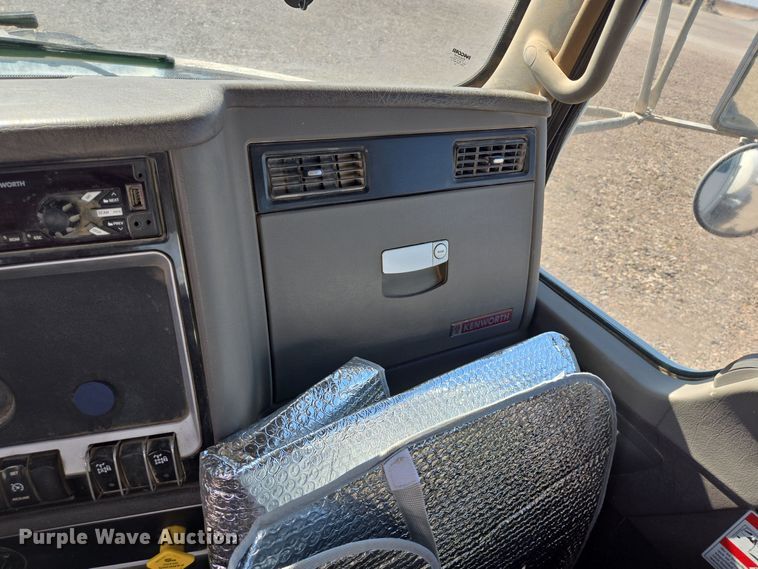 image for item DO2525 2015 Kenworth T800 ready mix truck