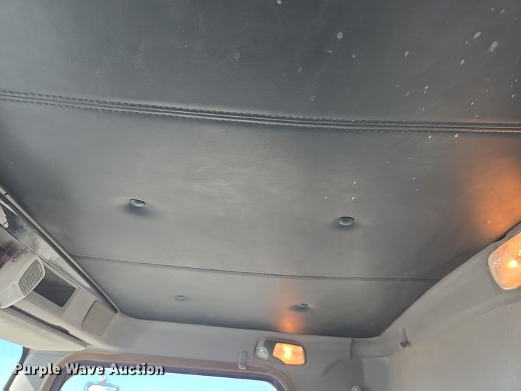 image for item DO2525 2015 Kenworth T800 ready mix truck