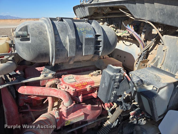 image for item DO2525 2015 Kenworth T800 ready mix truck