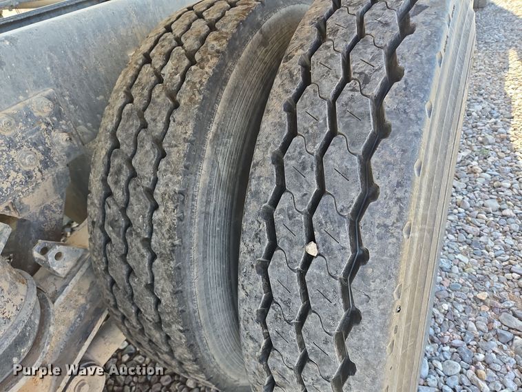 image for item DO2525 2015 Kenworth T800 ready mix truck