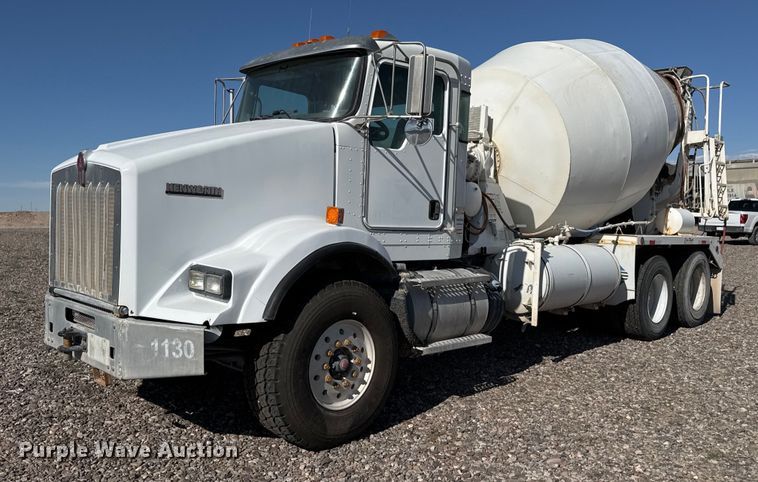 image for item DO2526 2015 Kenworth T800 ready mix truck