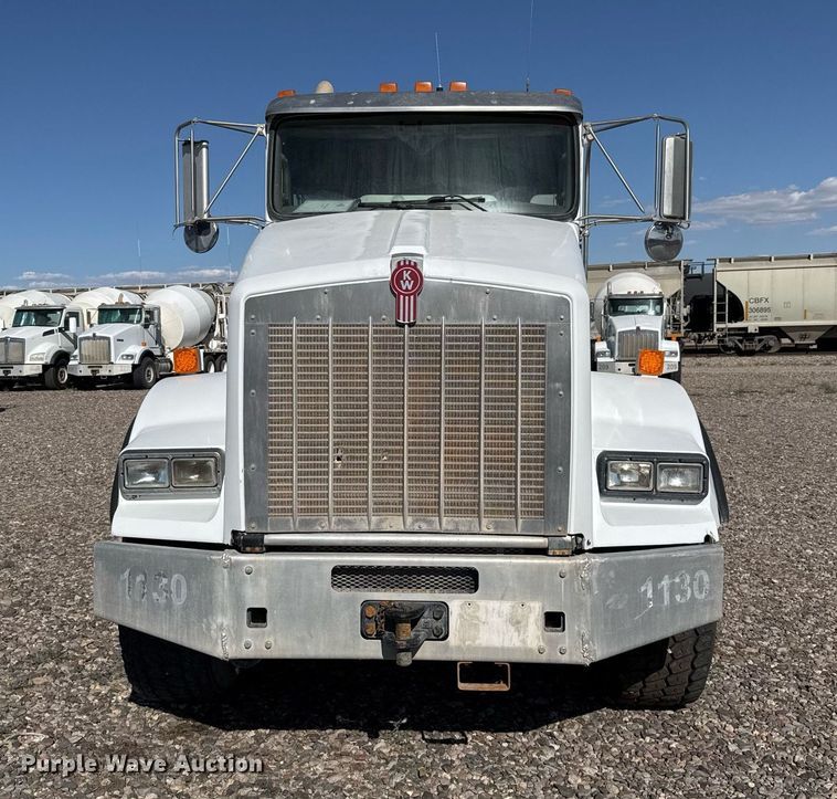 image for item DO2526 2015 Kenworth T800 ready mix truck