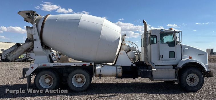 image for item DO2526 2015 Kenworth T800 ready mix truck