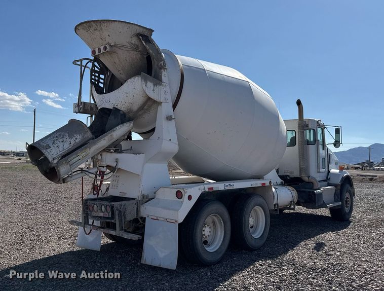 image for item DO2526 2015 Kenworth T800 ready mix truck