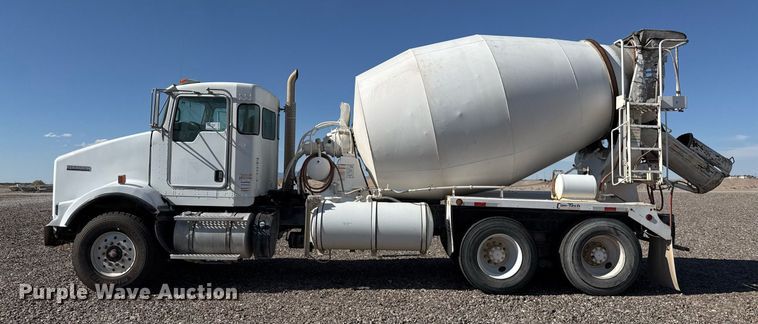 image for item DO2526 2015 Kenworth T800 ready mix truck