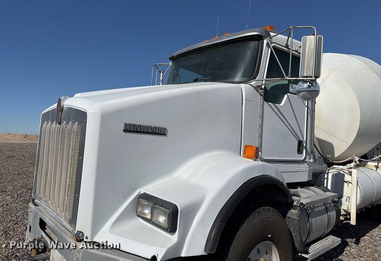 image for item DO2526 2015 Kenworth T800 ready mix truck