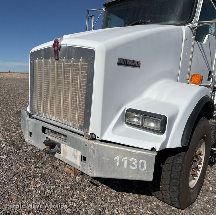 image for item DO2526 2015 Kenworth T800 ready mix truck